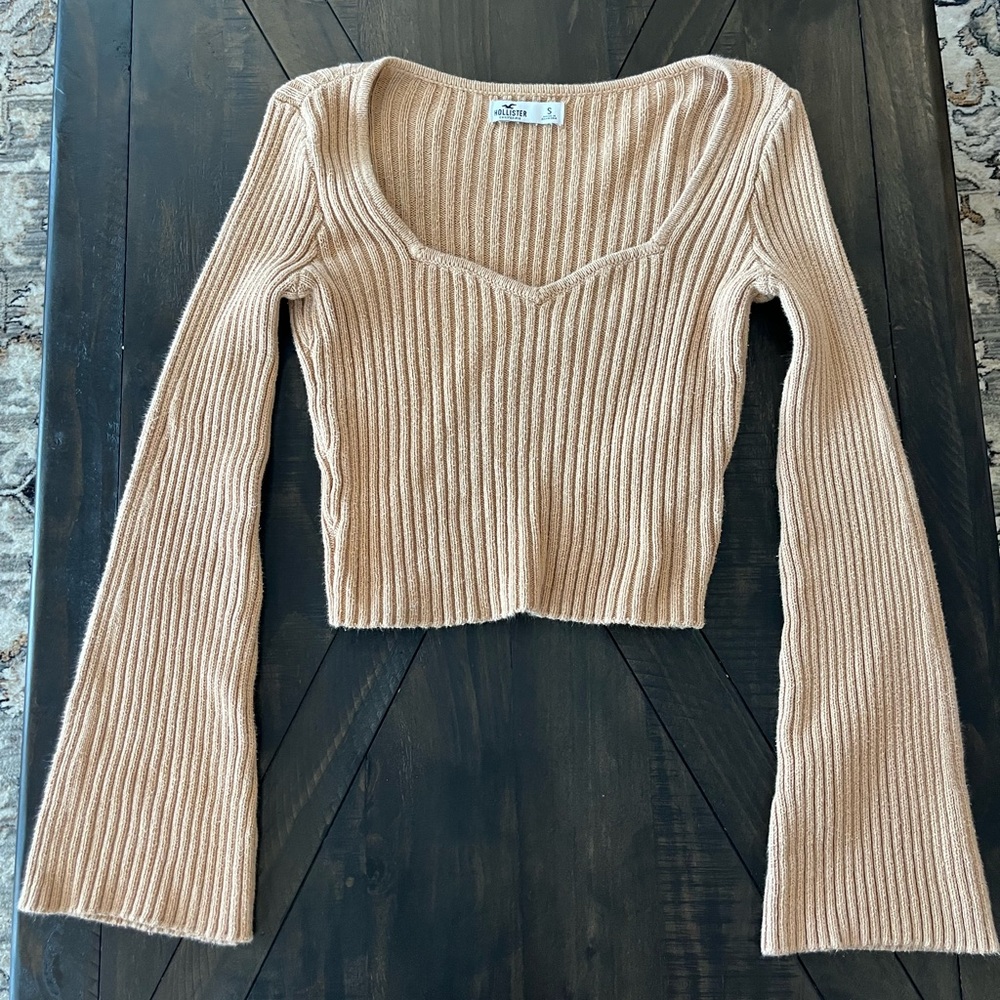 Hollister top